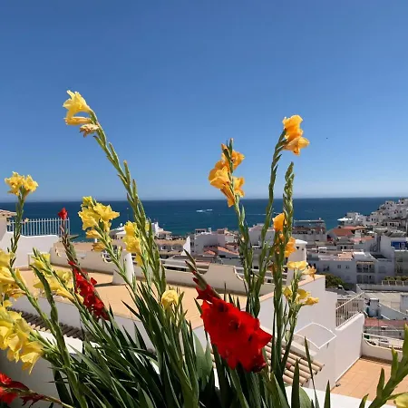 Albufeira, Sea And Old Town View דירה