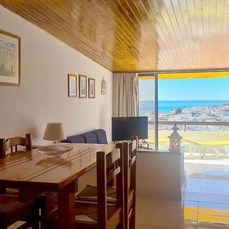 Albufeira, Sea And Old Town View Apartment